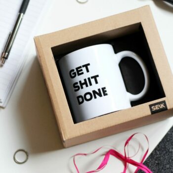 Dizajnový hrnček - Get shit done