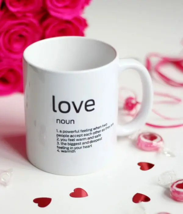 Dizajnový hrnček love