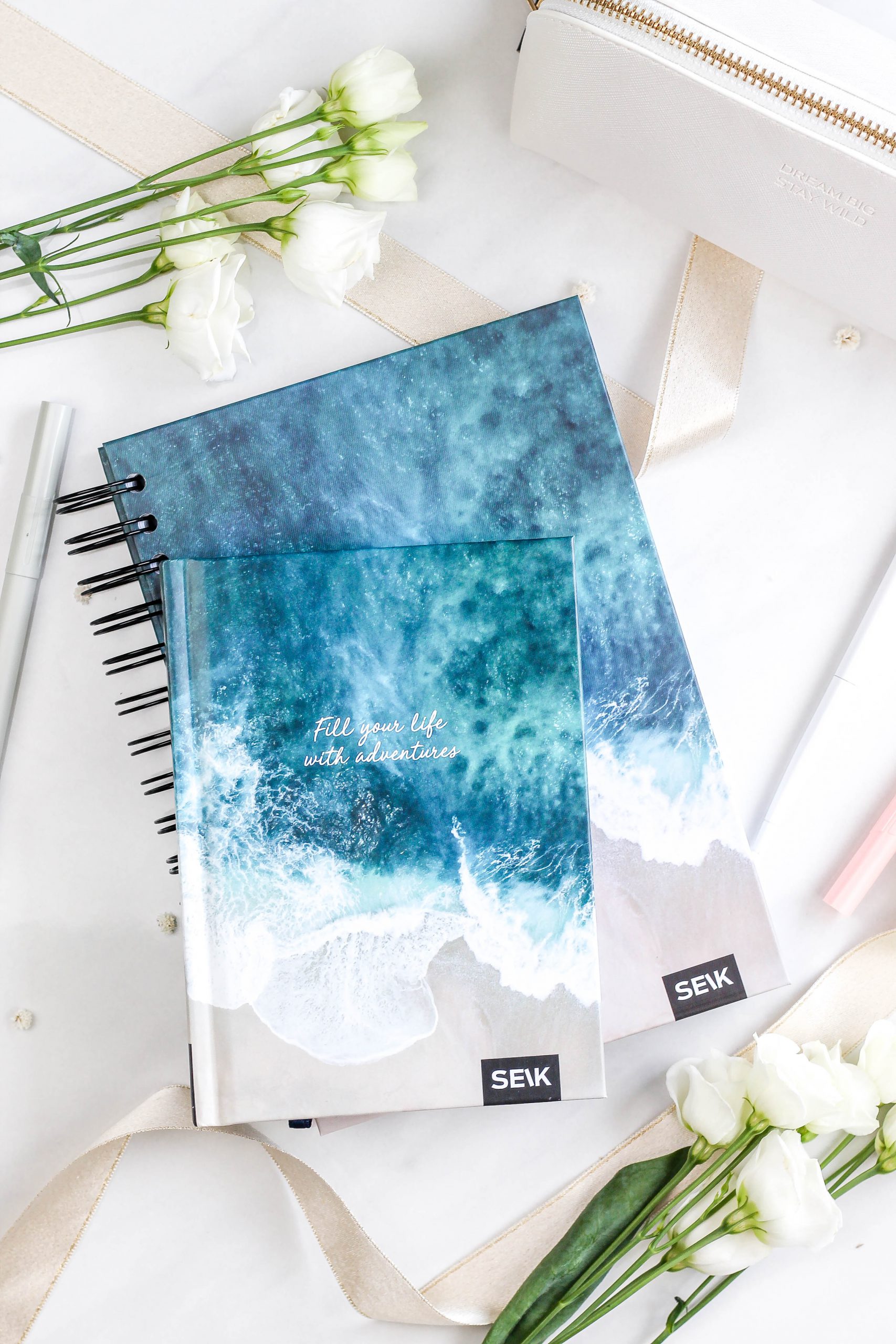 Bullet journal / zápisník s bodkami (pevný obal) - adventures