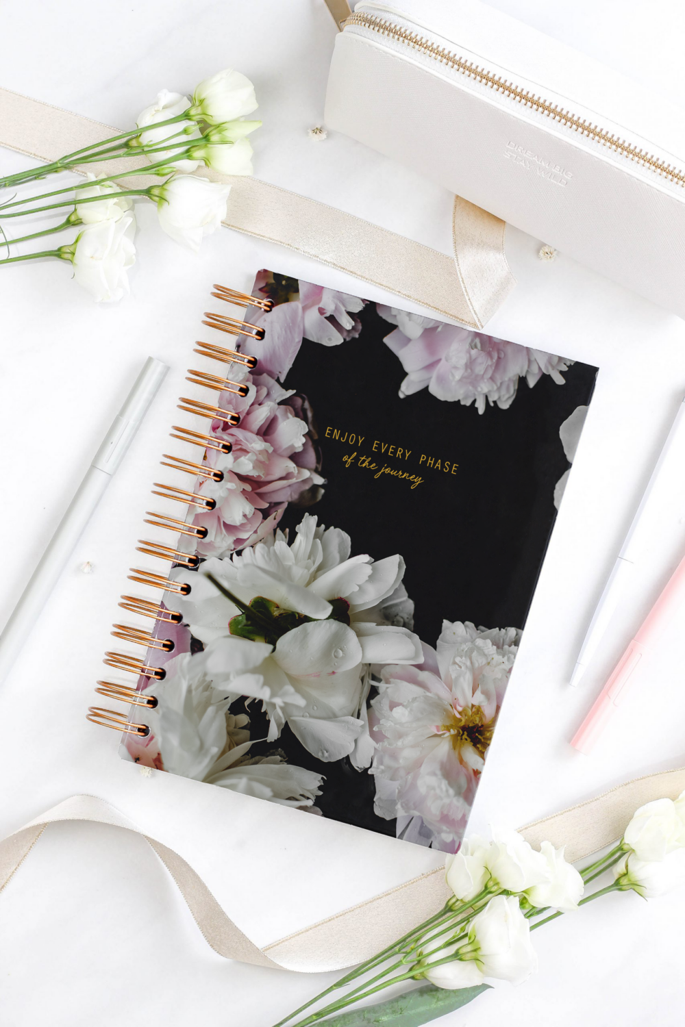 Školský diár Happy Calendar 25/26 - Pivónie