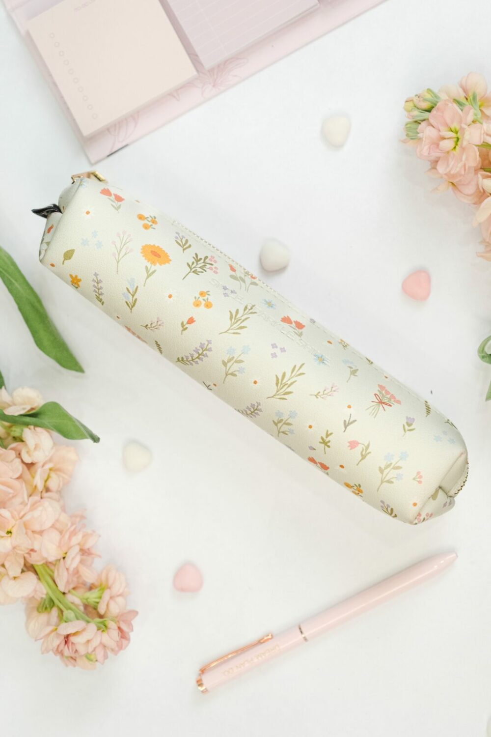 Dizajnový peračník s kvetmi - Smile. Sparkle. Shine.