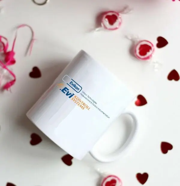 personalizované hrnčeky s logom firmy a brandingom