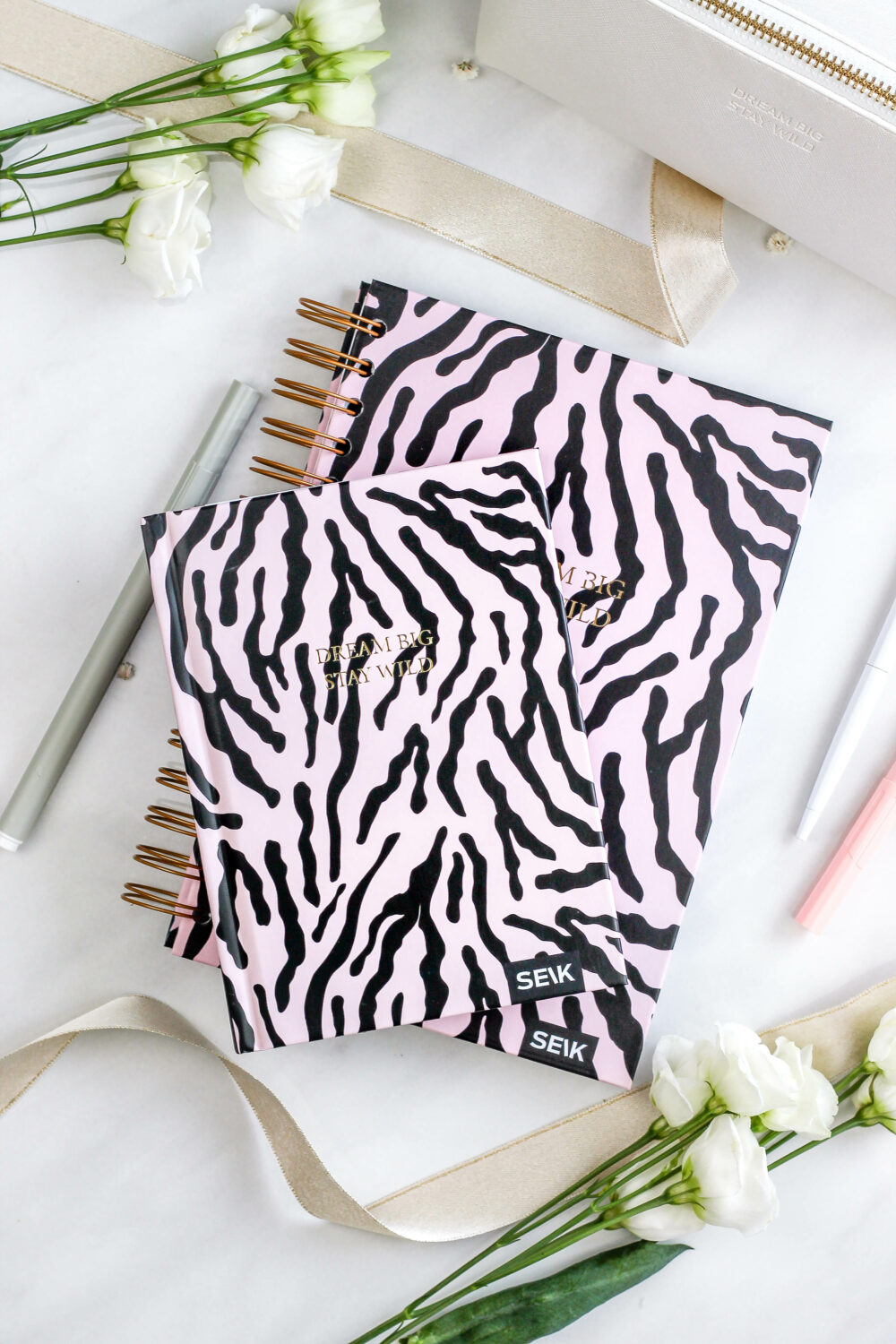 Bullet journal / zápisník s bodkami (pevný obal) - Dream big, stay wild