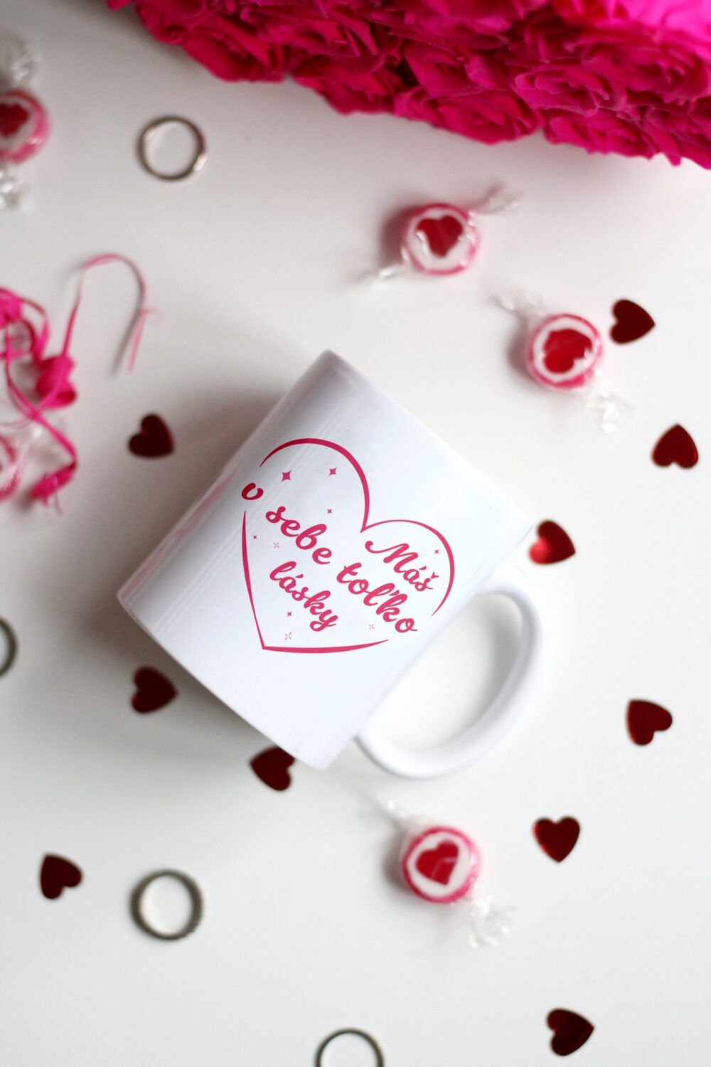 Dizajnový hrnček - máš v sebe toľko lásky