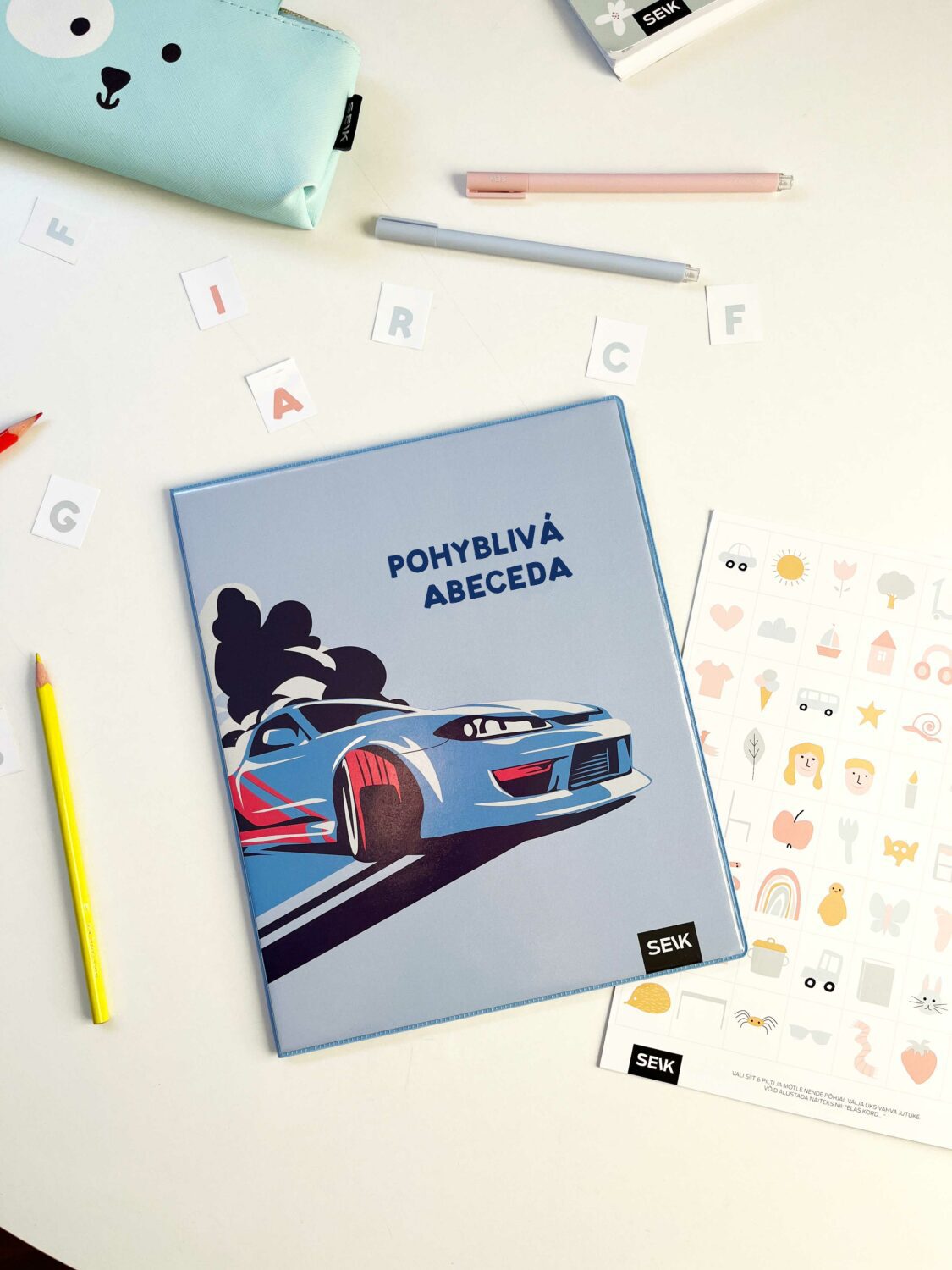 Pohyblivá abeceda - športové auto