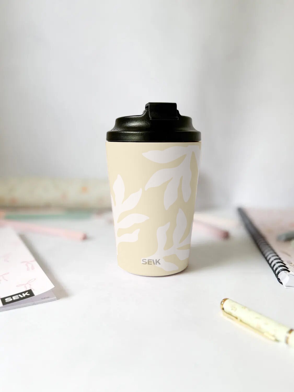 Termoska/hrnček na kávu - béžové listy (350ml)