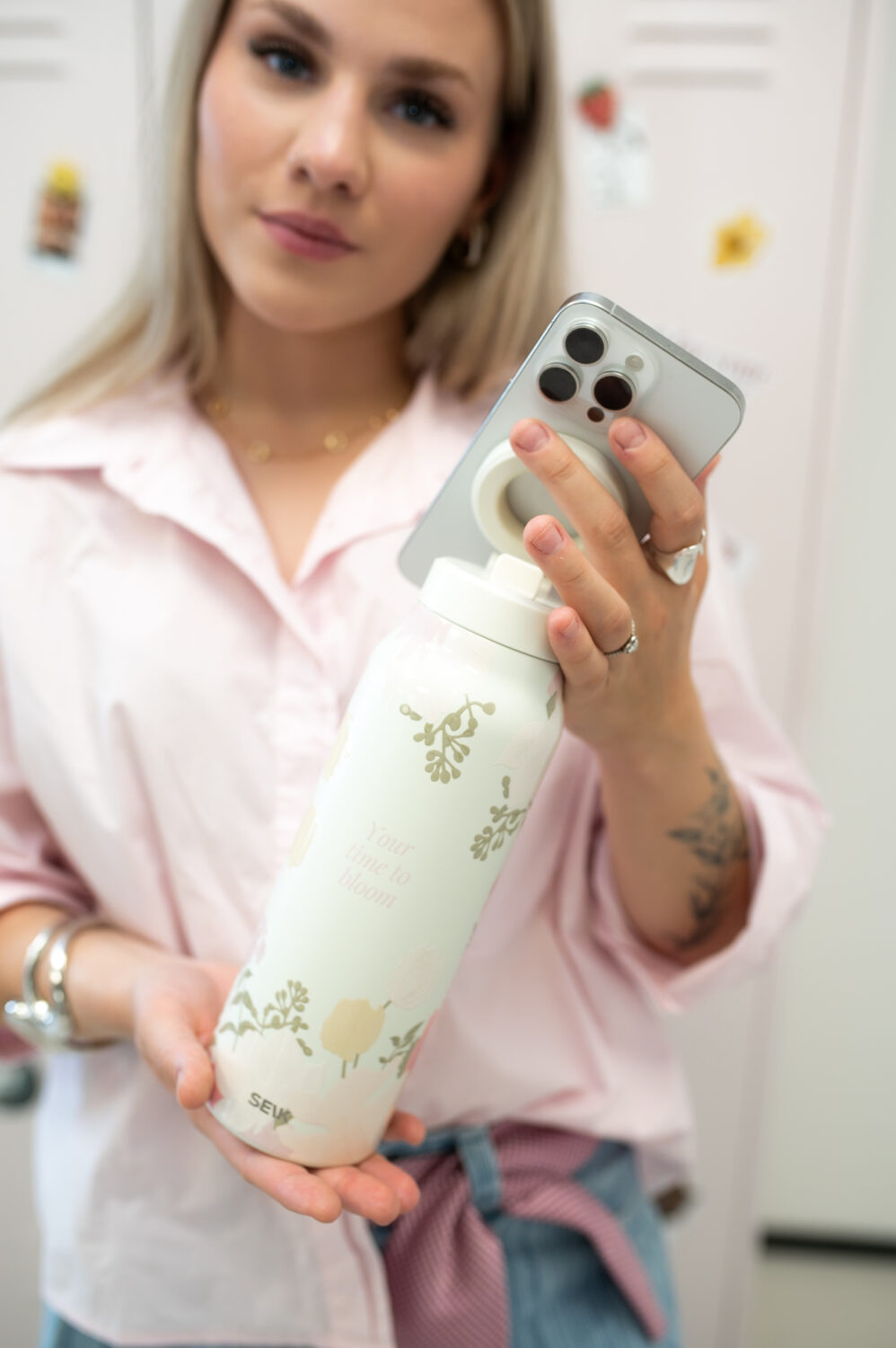 Termofľaša na vodu 2 v 1 s magnetickým držiakom na telefón – Čas rozkvitnúť (700ml) – Obrázok 2