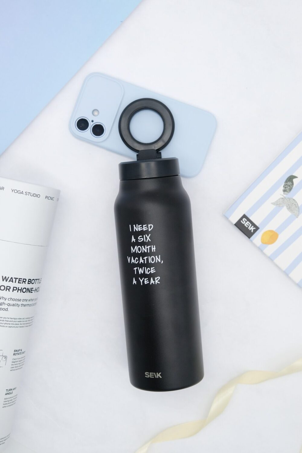 Termofľaša na vodu 2 v 1 s magnetickým držiakom na telefón – Dovolenka (700 ml)