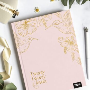 Happy Calendar diár na rok 2026 (A5) - Let your heart bloom